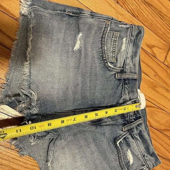 Current/Elliott The‎ Boyfriend Denim Cutoff Shorts in 2 Year Destroy Rigid 24 - Picture 6 of 8